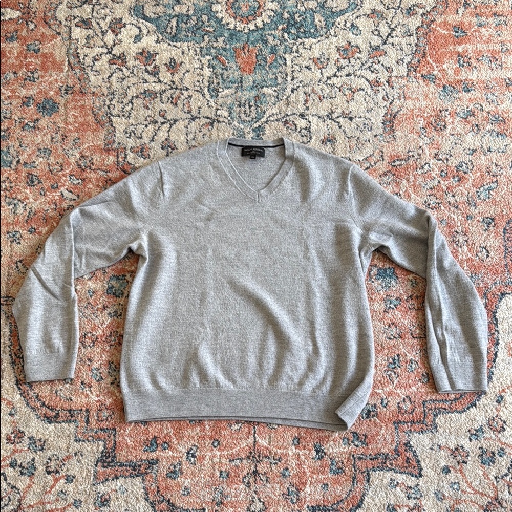 Banana Republic Factory Gray V-Neck Merino Wool Sweater - XL